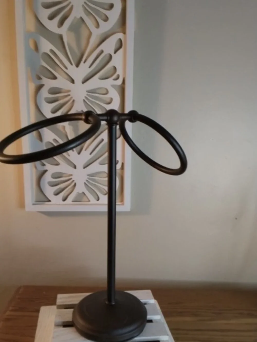 Black Metal Standing Towel   Holders